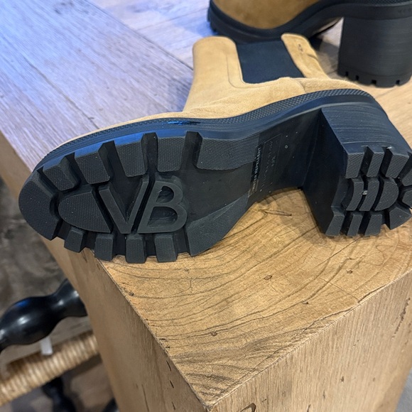 Veronica Beard Tan Suede Ankle Boots - Picture 4 of 4